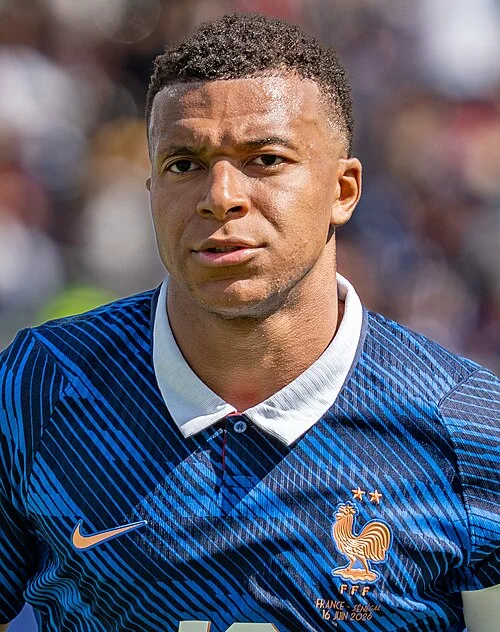Kylian Mbappé in the France national team kit