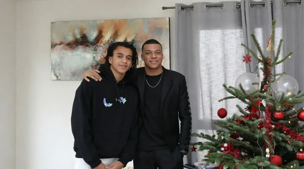 Kylian Mbappé with his younger brother Ethan Mbappé