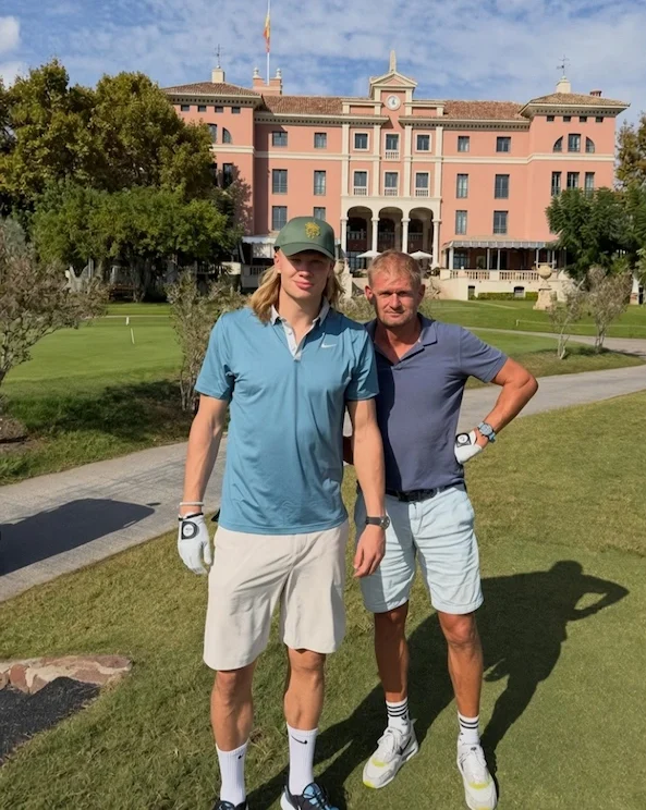 Erling Haaland with his father Alf-Inge Haaland on a golf course