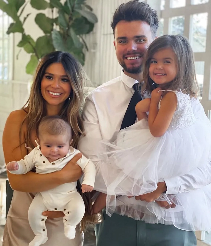 Taylor Frankie Paul with ex-husband Tate Paul and their children Indy and Ocean in a 2020 family portrait from their marriage