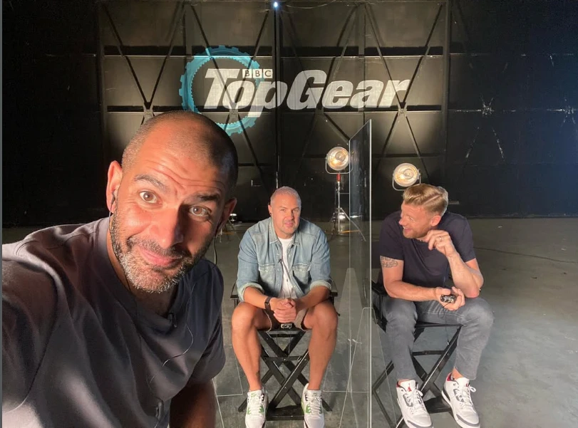 	
Chris Harris taking a selfie with Paddy McGuinness and Freddie Flintoff in the Top Gear studio during the 2019-2022 era.